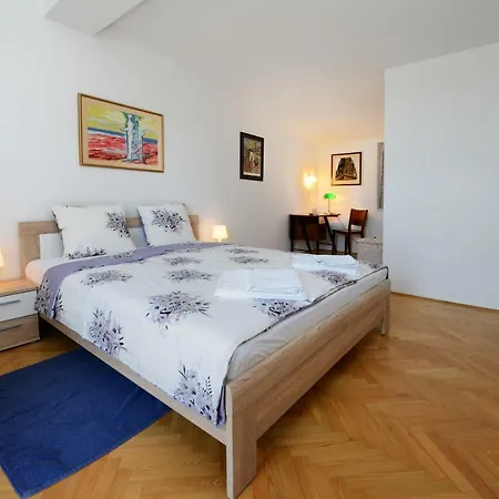 Beautiful First Row To The Sea Πόρετς