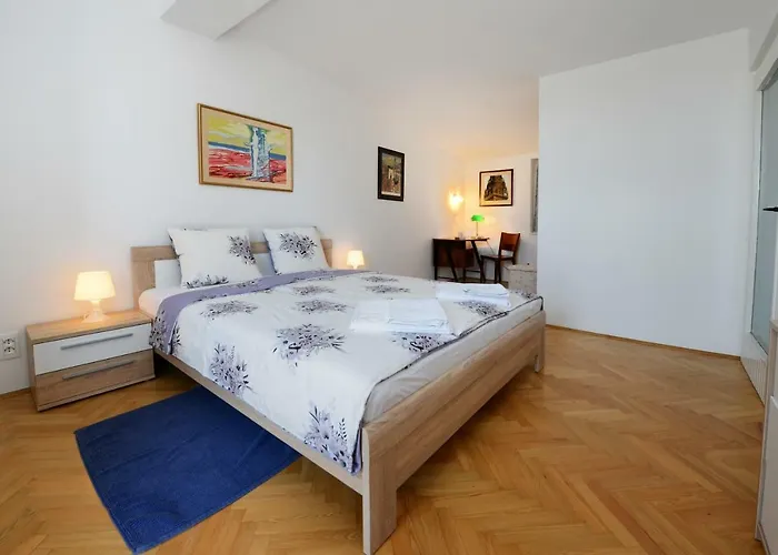 Beautiful First Row To The Sea Пореч