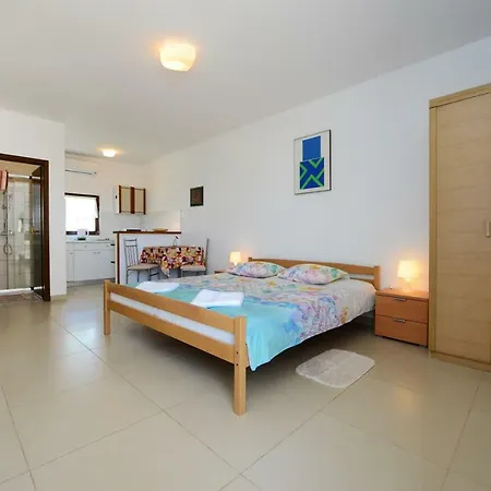 Beautiful First Row To The Sea *