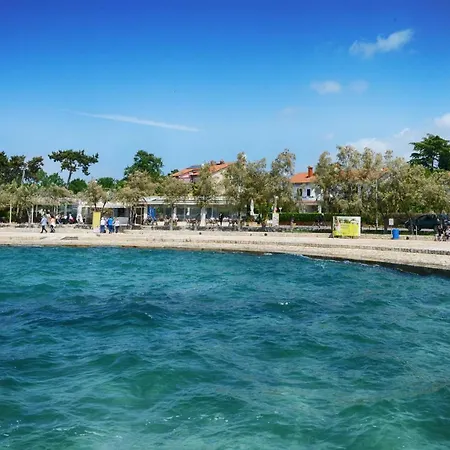 Beautiful First Row To The Sea Lejlighed *