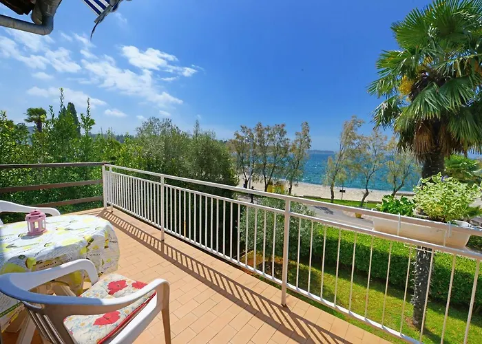 Apartament Beautiful First Row To The Sea