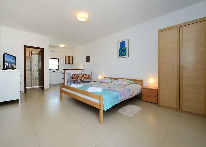 Beautiful First Row To The Sea *