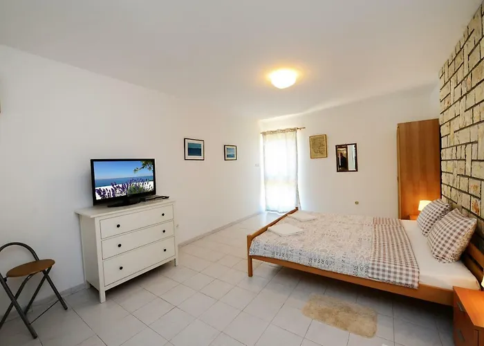 Beautiful First Row To The Sea Apartament Poreč