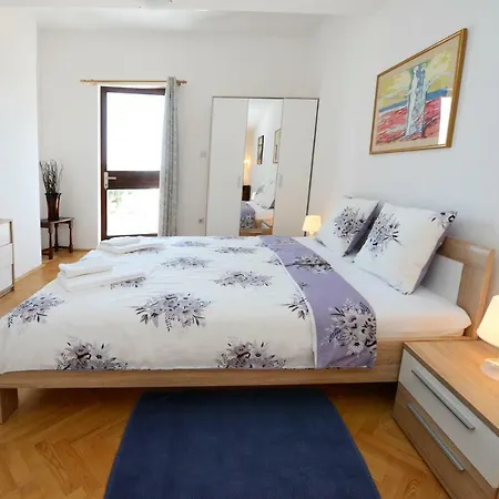Apartment Beautiful First Row To The Sea